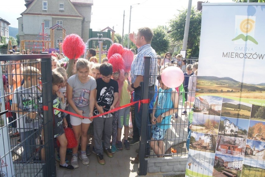 W gminie Mieroszów wybudowano trzy place zabaw - w Mieroszowie, Golińsku i Sokołowsku