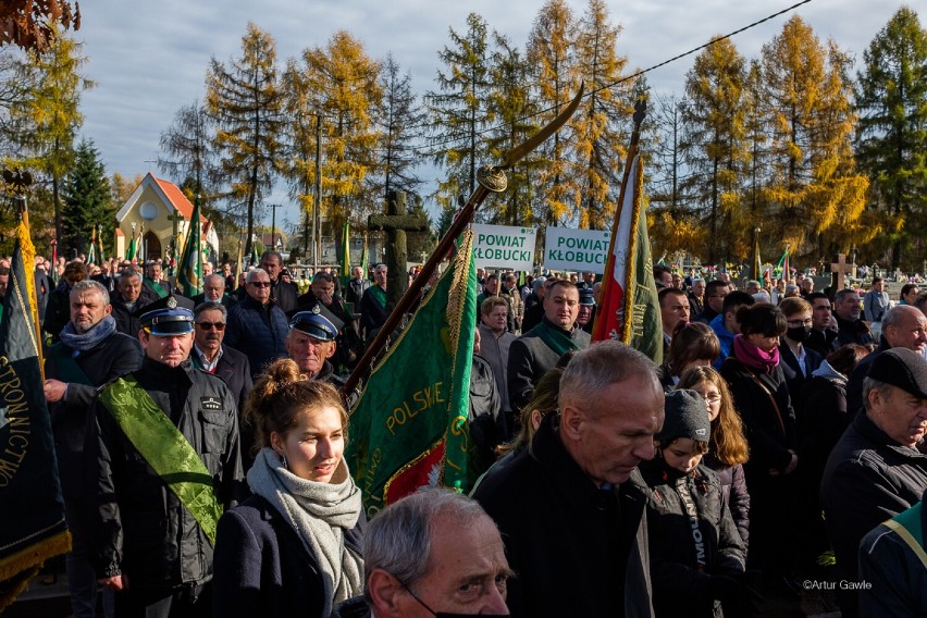 Przy grobie chłopskiego premiera, męża stanu i przywódcy...