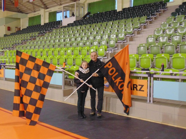 Klub Kibica CCC Polkowice organizuje wyjazd na mecz do Pragi. Zgłoszenia przyjmuje Robert Drobina (na zdj. z córką Zuzanną).