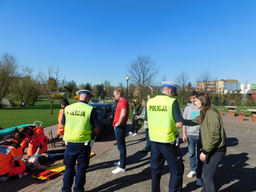 Zambrów. Rowerzysta pod kołami samochodu osobowego. Nietypowa lekcja w terenie