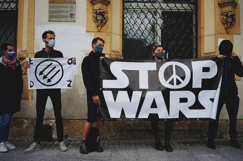 Demonstrujący mieszkańcy Łodzi chcieli przekazać swoją...