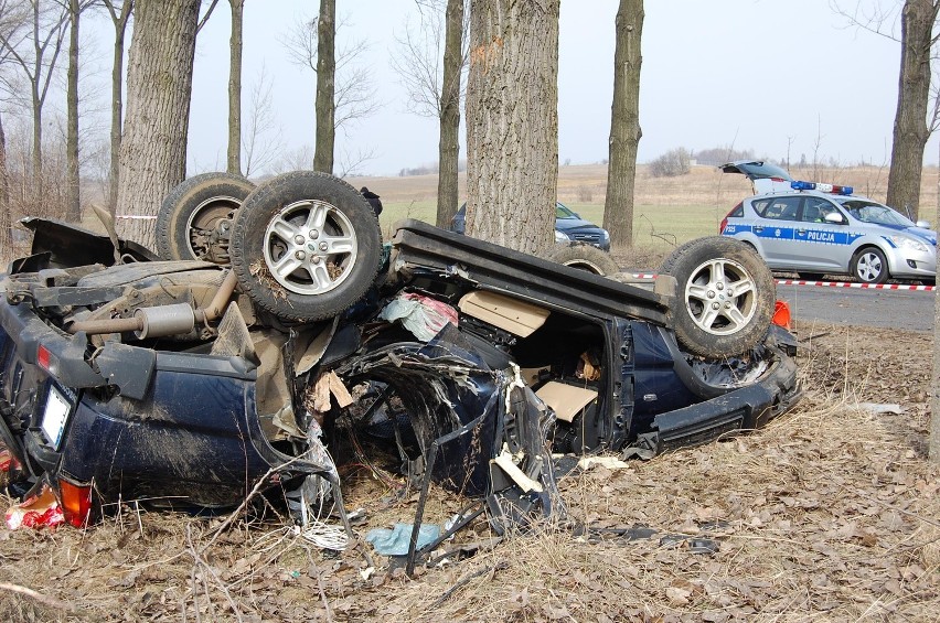 KRÓTKO: Tragiczny wypadek między Radzionkowem i Tarnowskimi Górami. Zginął kierowca Land Rovera