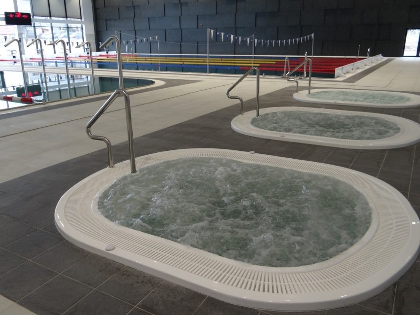 Zasady korzystania z nowego basenu w Radomsku ustalone. Kiedy otwarcie kompleksu?