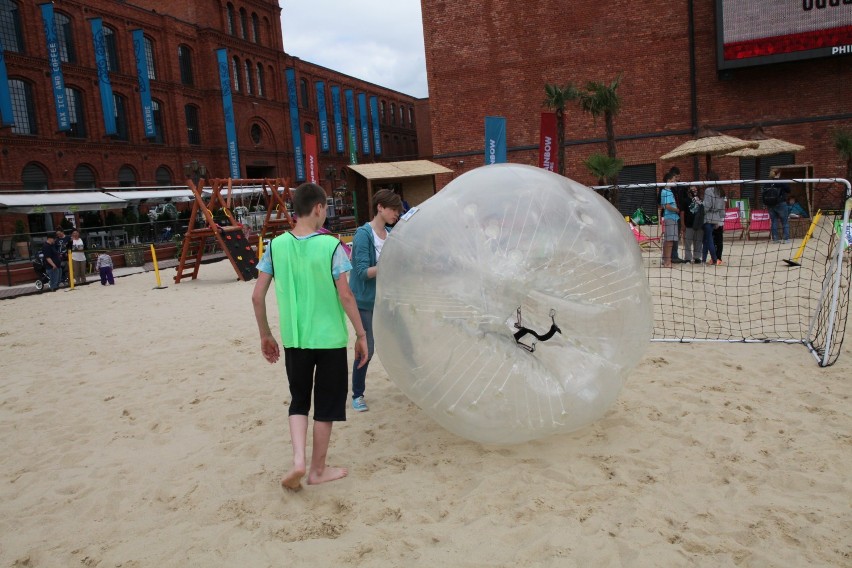 Ball bumper na plaży w Manufakturze