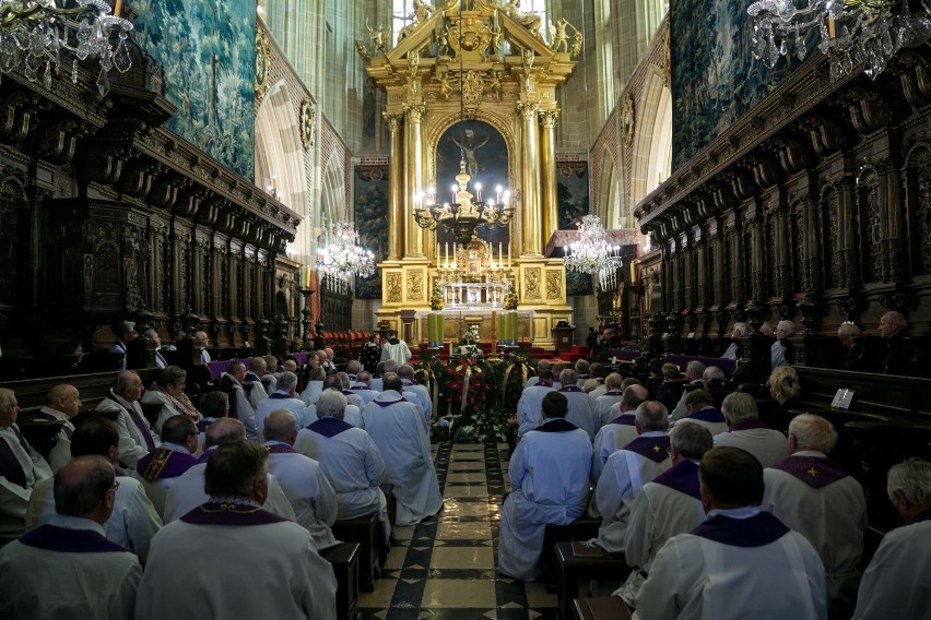 Kraków pożegnał księdza Bielańskiego. Msza święta odbyła się...