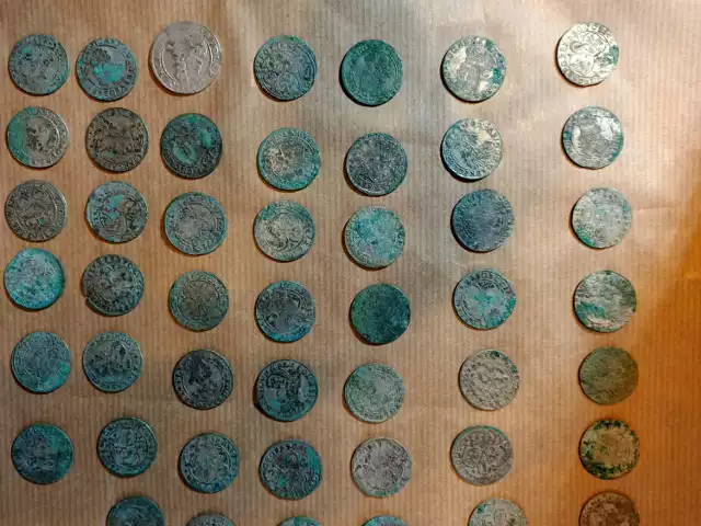 Znalezione w gminie Rojewo monety pochodzą z II połowy XVII wieku.