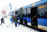 Kraków. Niebezpieczny przystanek nadal działa, choć obok są nowe zatoki