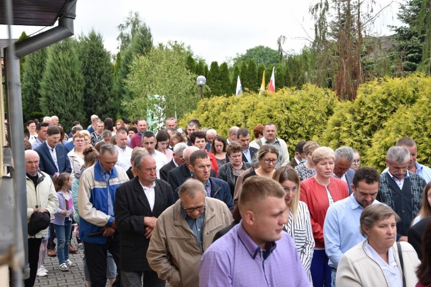 Wielu wiernych wzięło udział w procesji w Wąsowie