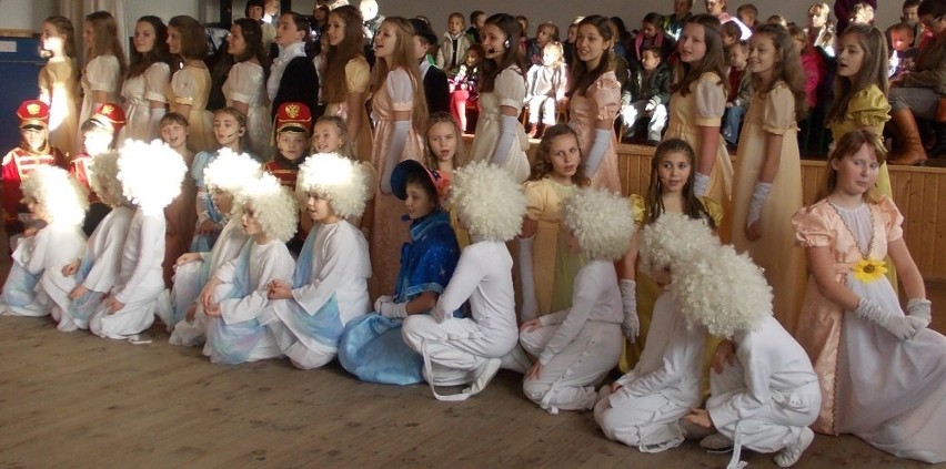 Warszkowo. Tancerze z Białorusi wystąpili w świetlicy wiejskiej [ZDJĘCIA]