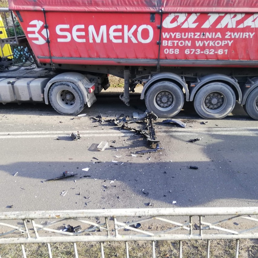 Wypadek na ul. Gdyńskiej w Mrzezinie 19.12. 2019