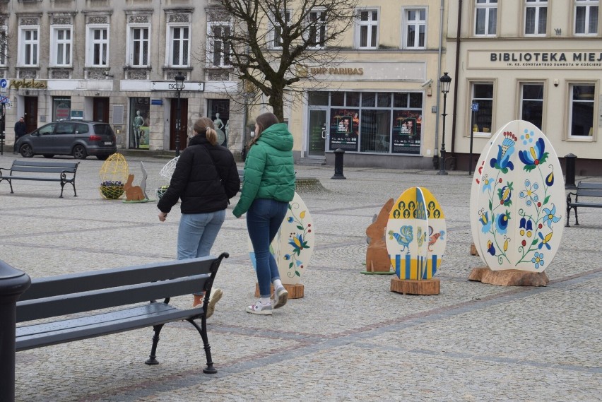 Wielkanocne ozdoby na kościerskim Rynku