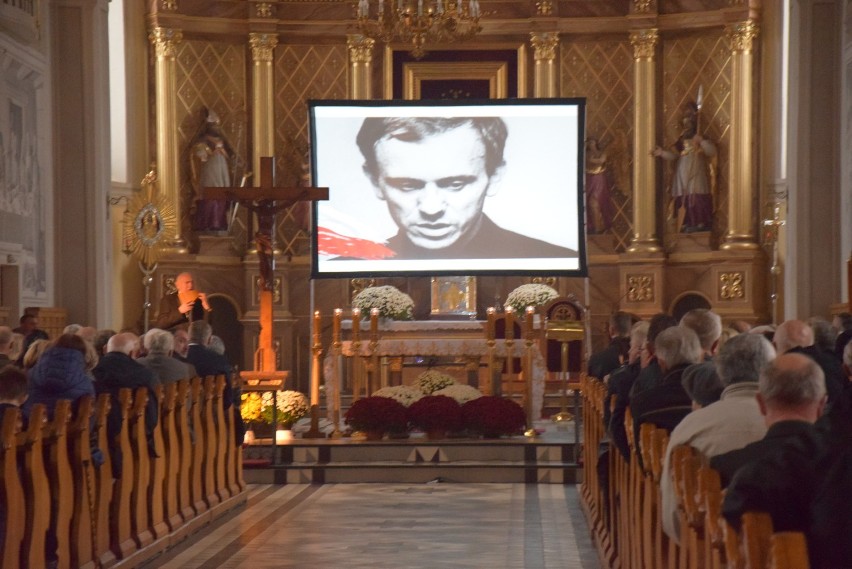 35. rocznica śmierci bł. ks. Jerzego Popiełuszki. Jego męczeńska śmierć stała się początkiem zmian (zdjęcia)