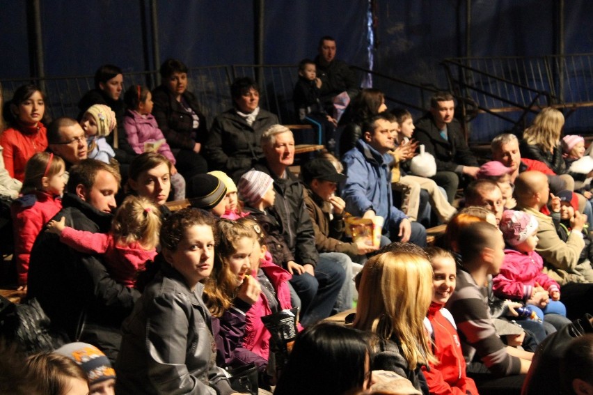 Głogów: Cyrkowe atrakcje w Koronie (Foto)