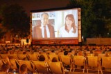 Kino na leżakach w Piotrkowie. Dziś "Czym chata bogata"