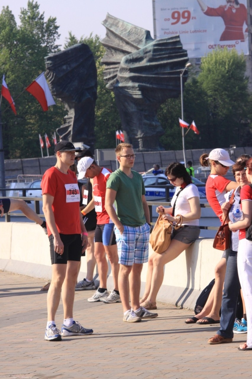 Maratończycy biegną dziś przez Katowice, Siemianowice...