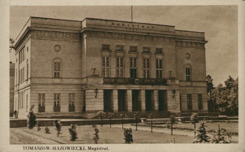 Rocznica otwarcia tomaszowskiego ratusza. Zobacz Urząd Miasta na STARYCH ZDJĘCIACH Andrzeja Kobalczyka i muzeum