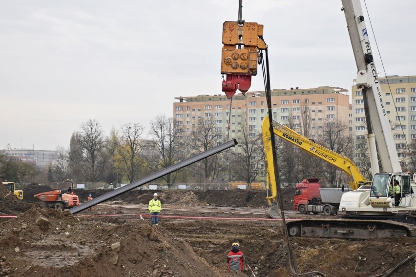 Jak postępują prace przy budowie Fabryce Wody? Zobacz nowe ZDJĘCIA