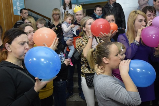 Doroczny Wielki Bal Malucha odbył się w niedzielę, 24 lutego, w Kinoteatrze Polonez. Dzieci obejrzały najpierw bajkę w wykonaniu aktorów Teatru Powszechnego w Łodzi, a później był bal. Przygrywał zespół Różowa Pantera. Na wszystkich czekał słodki poczęstunek, konkursy z nagrodami i upominki.