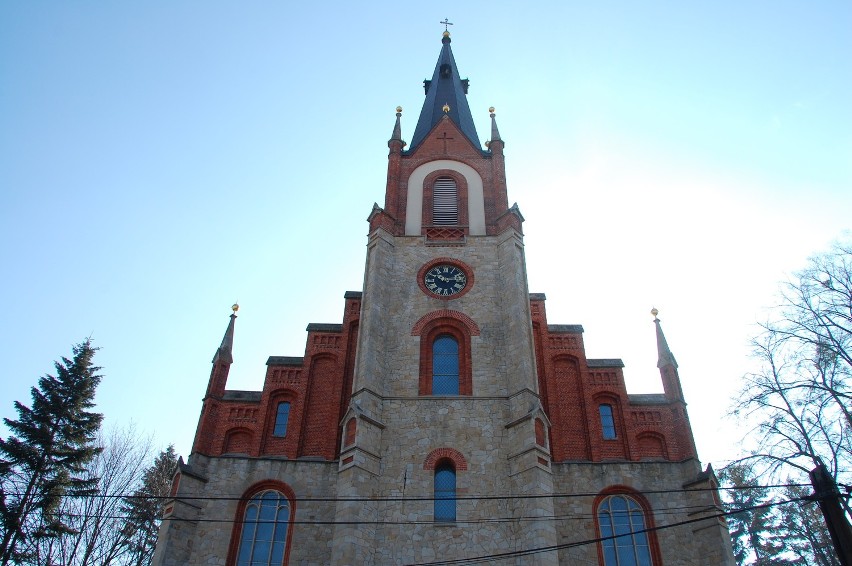 Parafianie kościoła w Orzeszu - Woszczycach od dziesięciu lat odnawiają swoją światynię
