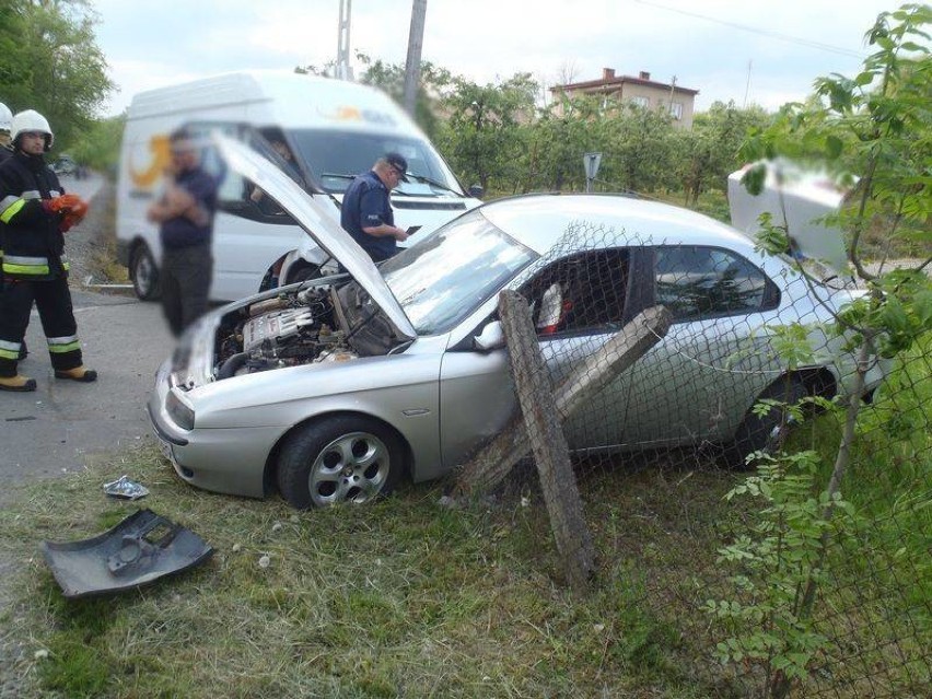 Wypadek Olszana. Trzy auta rozbite, cztery osoby ranne [ZDJĘCIA]