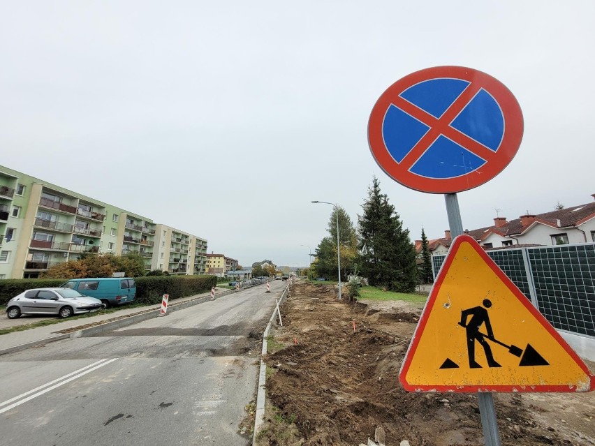 Parkowanie w czasie budowy. Mandaty na ul. Konarskiego w Słupsku