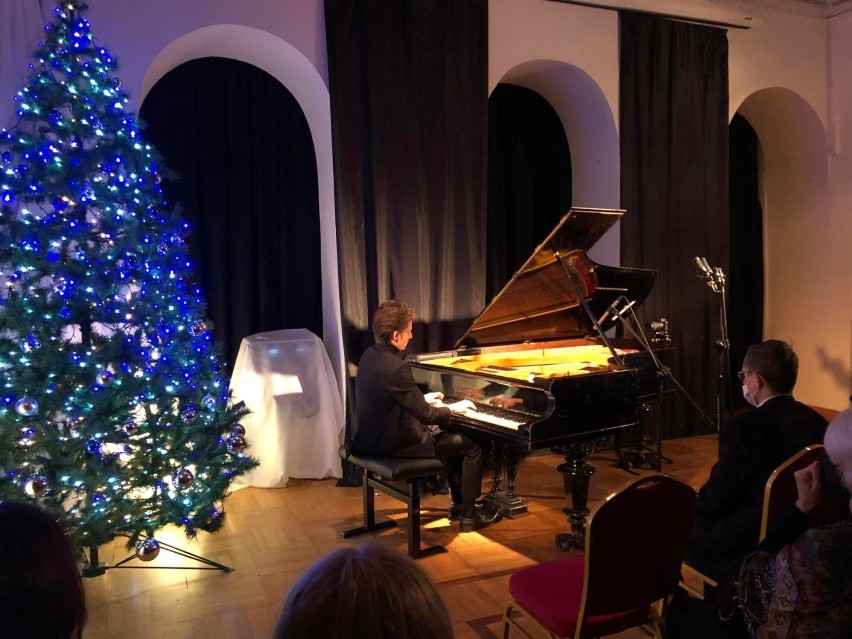 Łaźnia w Radomiu zaprosiła na recital fortepianowy „Chopin i nie tylko”. Zagrał Marcin Wieczorek