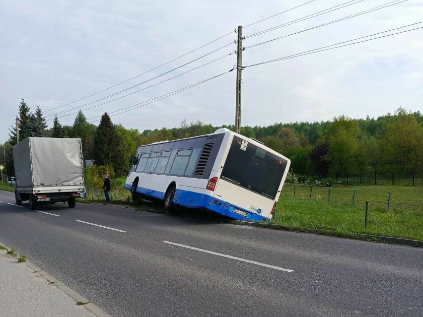 Z relacji pasażerów autobusu wynika, że pojazd miał ruszyć...