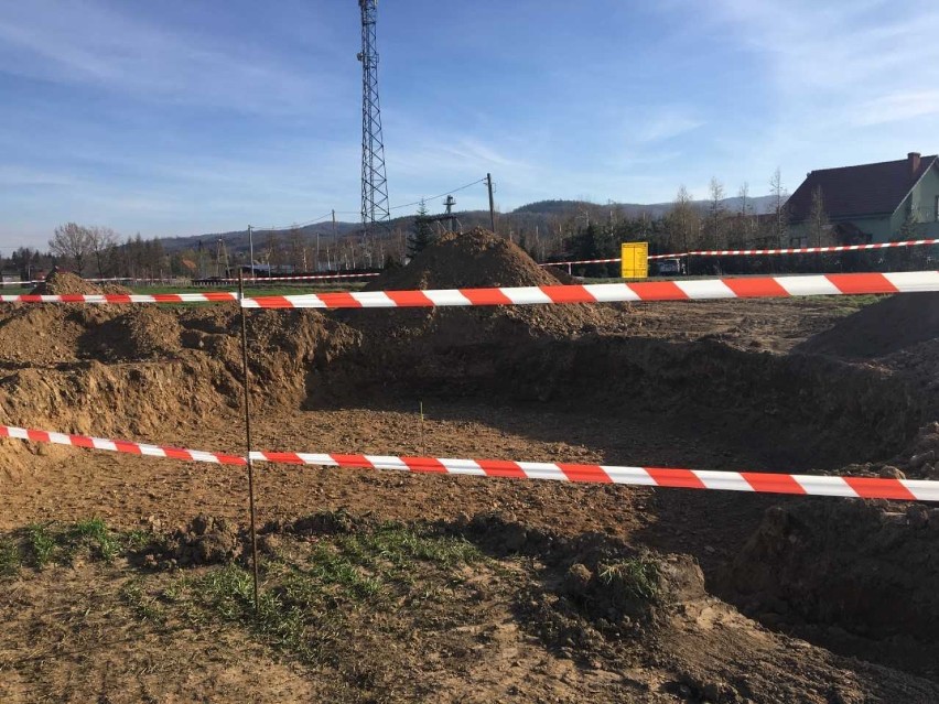 Mieszkańcy Lutomi nie chcą masztu sieci komórkowej. Protestują! [ZDJĘCIA]