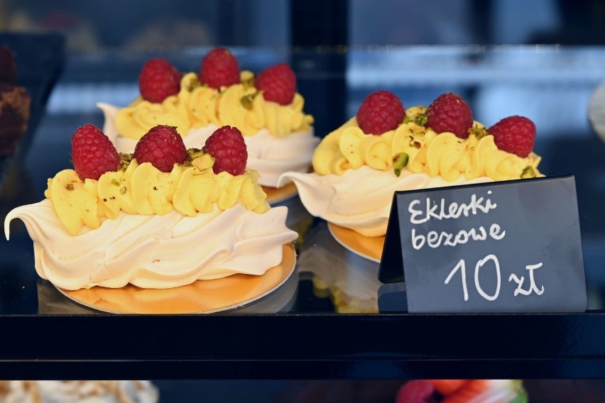 Cukiernia Beza to nowość na kieleckim rynku gastronomicznym. Są tu pyszne ciasta i desery (WIDEO, ZDJĘCIA)