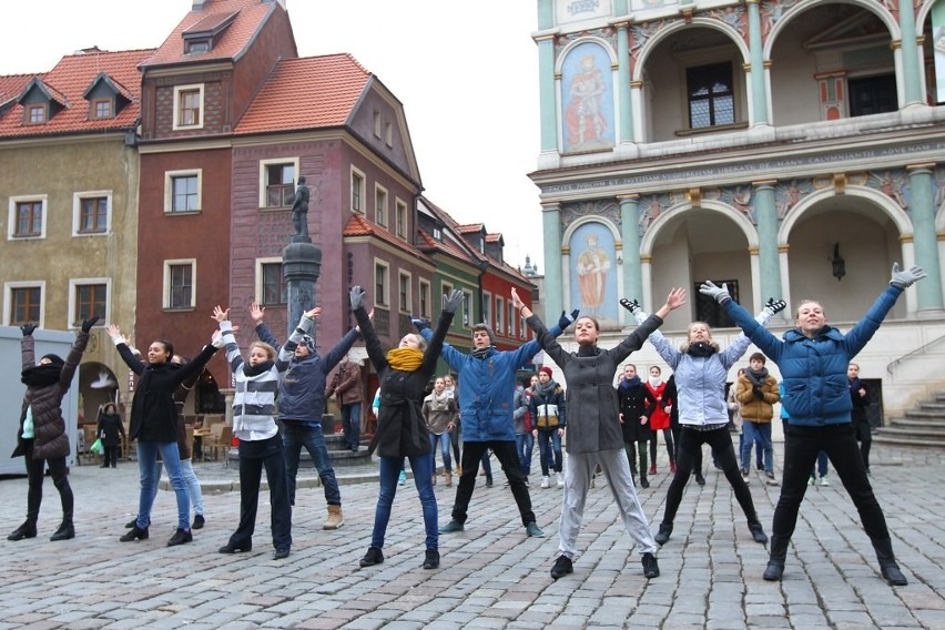 Szkoła Baletowa w Poznaniu - Uczniowie tańczyli na Starym...