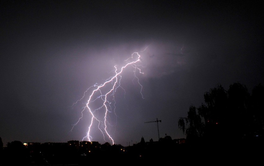 W piątek możliwe burze z gradem na Opolszczyźnie. Jest ostrzeżenie IMGW