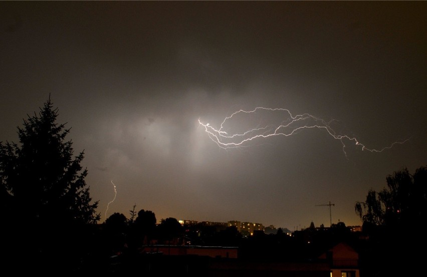 W piątek możliwe burze z gradem na Opolszczyźnie. Jest ostrzeżenie IMGW