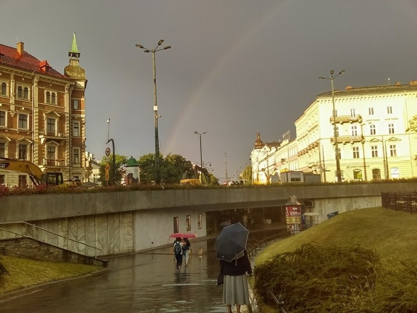 Piękna tęcza nad Krakowem [zdjęcia internautów]