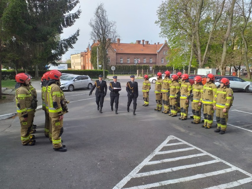 Elbląg, Pasłęk. Biało-czerwona nad strażą pożarną