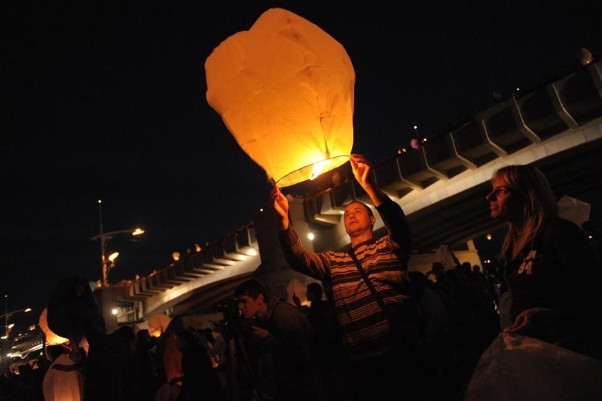 Tysiące lampionów na poznańskim niebie [ZDJĘCIA, WIDEO]