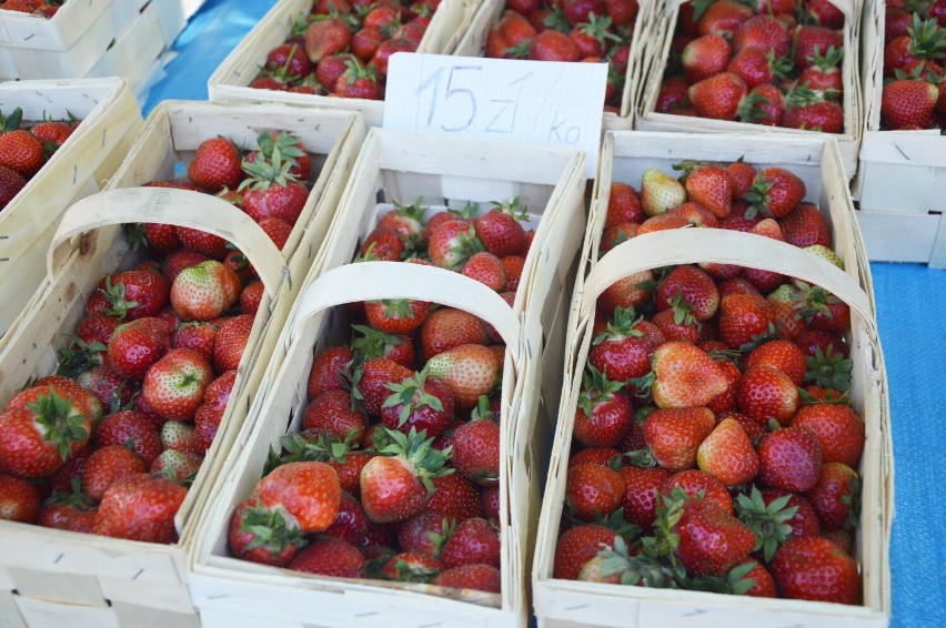 Piękne, czerwone i pachnące. Ile kosztują truskawki w Bełchatowie, 3.06.2021