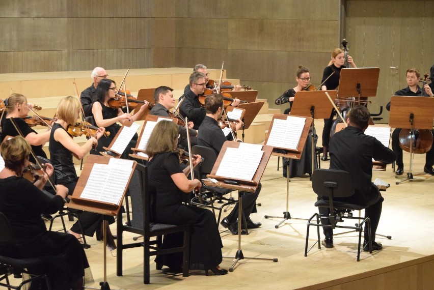 Kaliscy filharmonicy zapraszają na koncert online "Muzyczne...