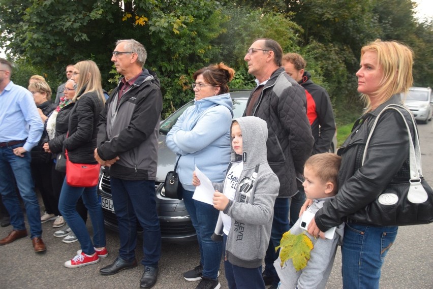 Protest mieszkańców Tychów i Bierunia przy ul.Lokalnej w...
