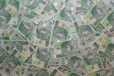7 polskich banków niesłusznie naliczało opłaty. Teraz zwrócą klientom pieniądze