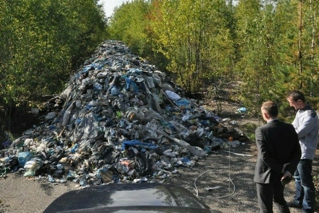 Do Sławkowa trafiły tony nielegalnych, niebezpiecznych odpadów. Mają zostać w końcu usunięte do 2026 roku

Zobacz kolejne zdjęcia/plansze. Przesuwaj zdjęcia w prawo naciśnij strzałkę lub przycisk NASTĘPNE