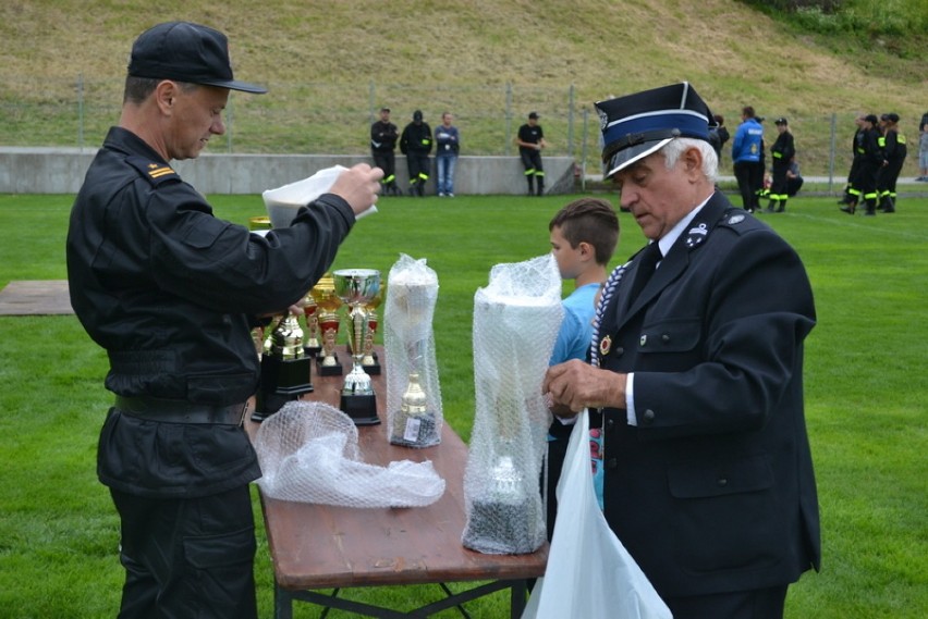 Powiatowe zawody OSP w Debrznie - wręczanie nagród