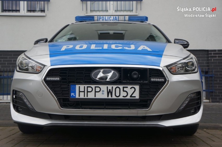 Policjanci z Wodzisławia Śląskiego otrzymali nowy radiowóz