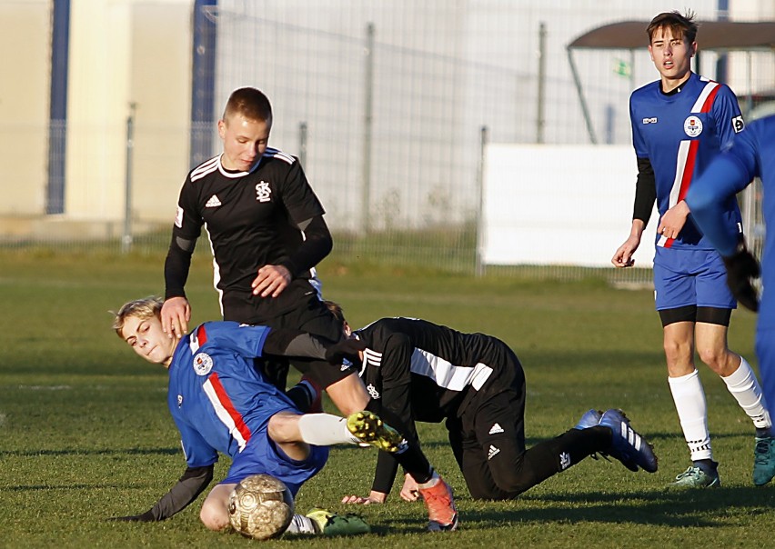 Centralna Liga Juniorów. Leicester też podziwia AKS SMS. Piękny gol po testach na Wyspach [ZDJĘCIA]