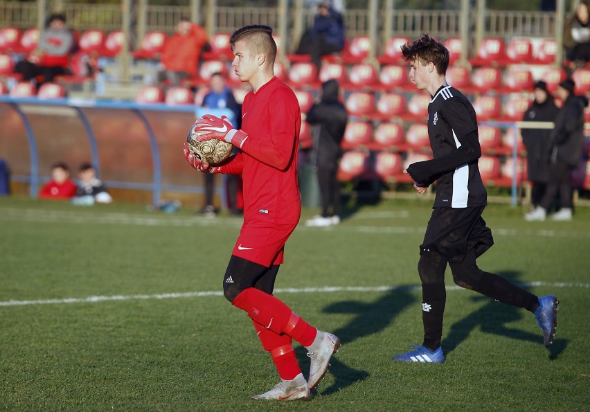 Centralna Liga Juniorów. Leicester też podziwia AKS SMS. Piękny gol po testach na Wyspach [ZDJĘCIA]