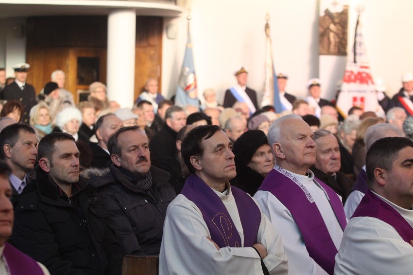 Gdynia. Flesz z przeszłości. 22.12.2011. Pogrzeb redemptorysty ojca Edwarda Ryby. Pożegnano zasłużonego dla miasta duchownego