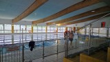 Coraz więcej opolskich gmin rozważa zamknięcie basenów na zimę. Jest pierwsza decyzja. Basen w Krapkowicach będzie czasowo nieczynny