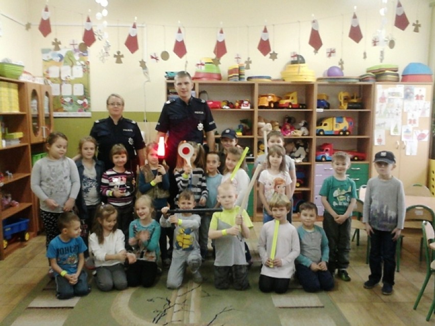 Grzegorzew: Dzielnicowi odwiedzili przedszkolaków