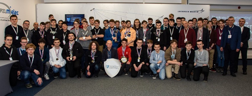 Uczniowie z Dębicy wygrywają polską edycję Lockheed Martin CyberQuest  