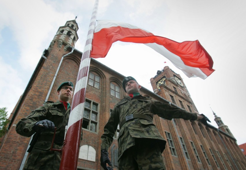 W Toruniu świętujemy dziś Dzień Flagi Rzeczpospolitej....