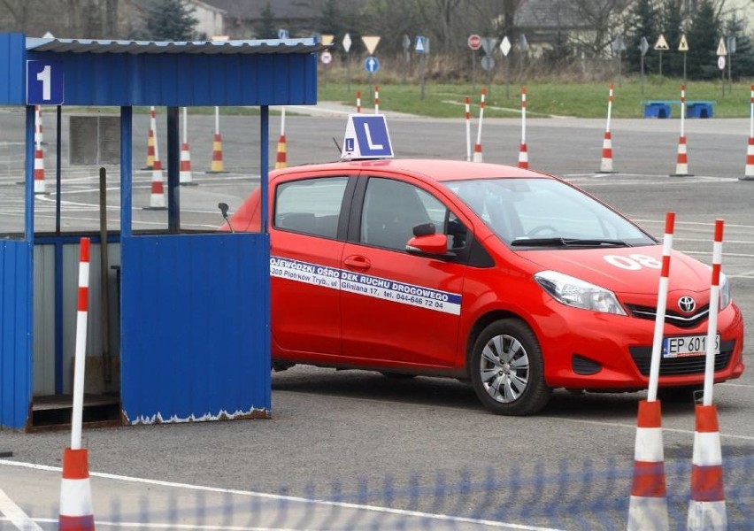 Usiłowanie wręczenia łapówki za zaliczenie egzaminu na prawo...